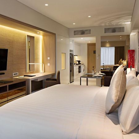 Oakwood Hotel&Residence Surabaya Exterior foto