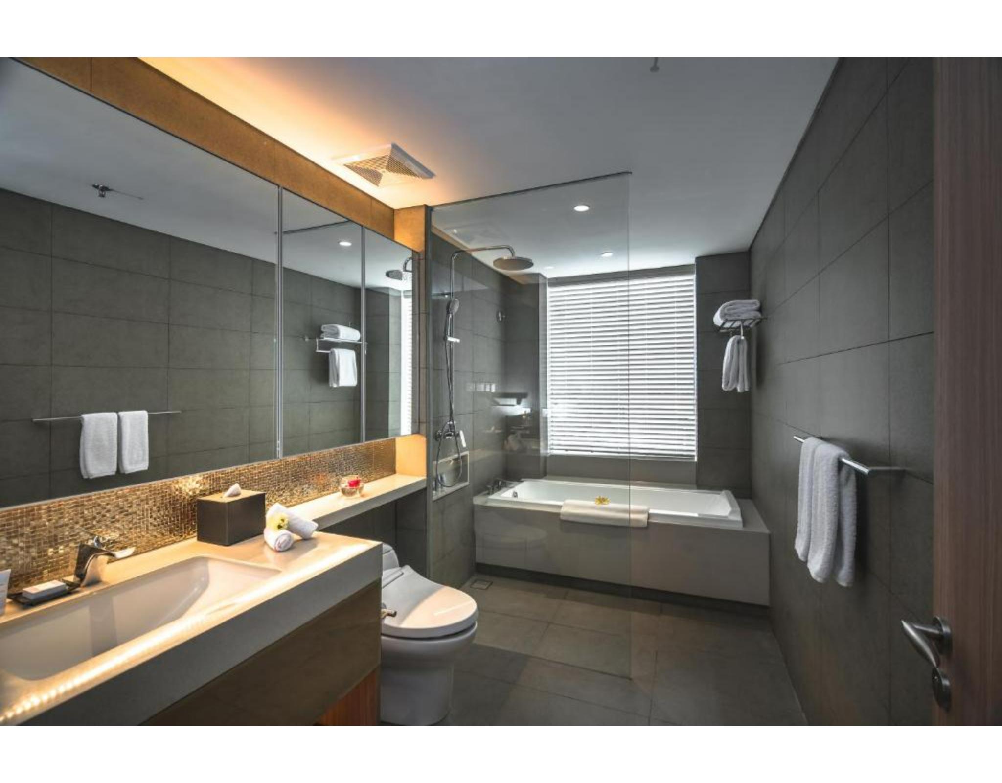 Oakwood Hotel&Residence Surabaya Exterior foto