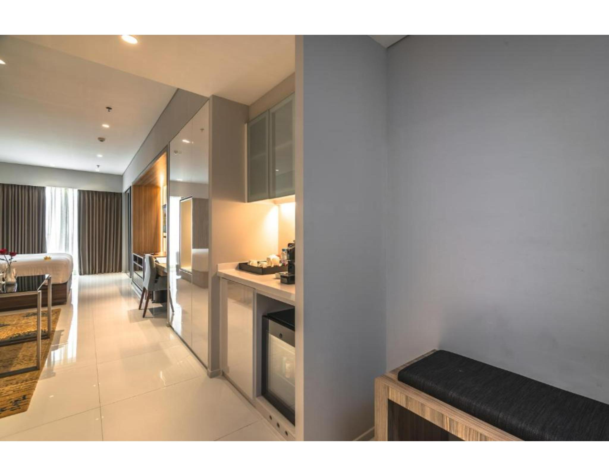 Oakwood Hotel&Residence Surabaya Exterior foto