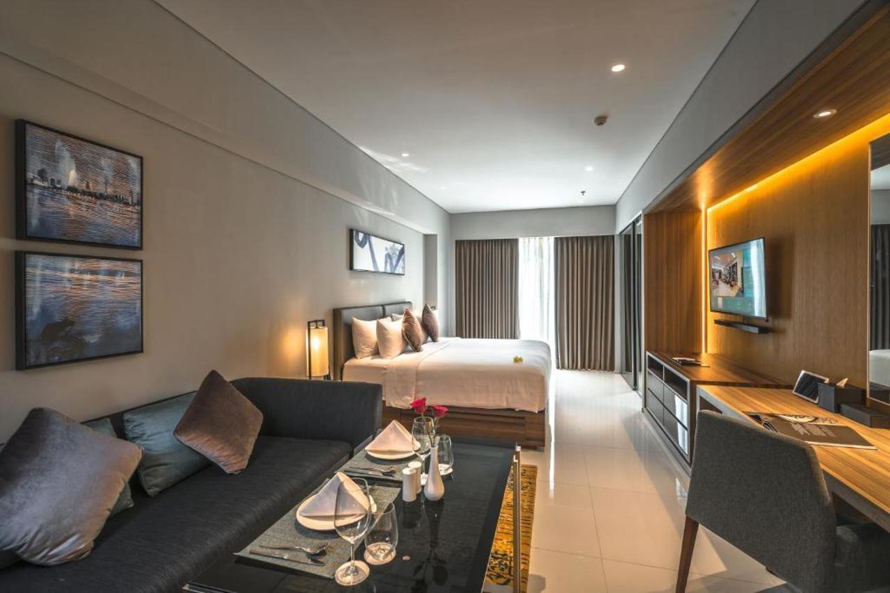 Oakwood Hotel&Residence Surabaya Exterior foto