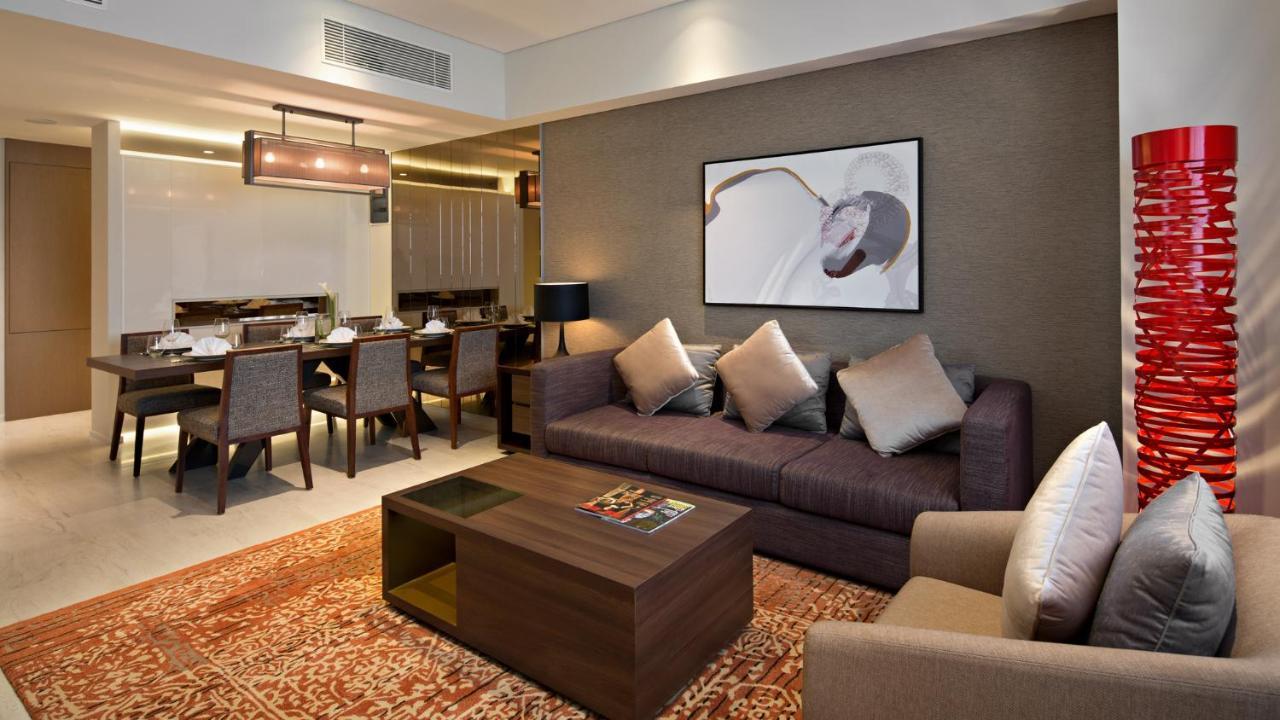 Oakwood Hotel&Residence Surabaya Exterior foto