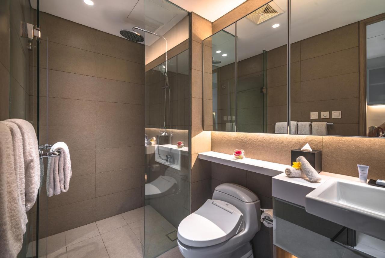 Oakwood Hotel&Residence Surabaya Exterior foto