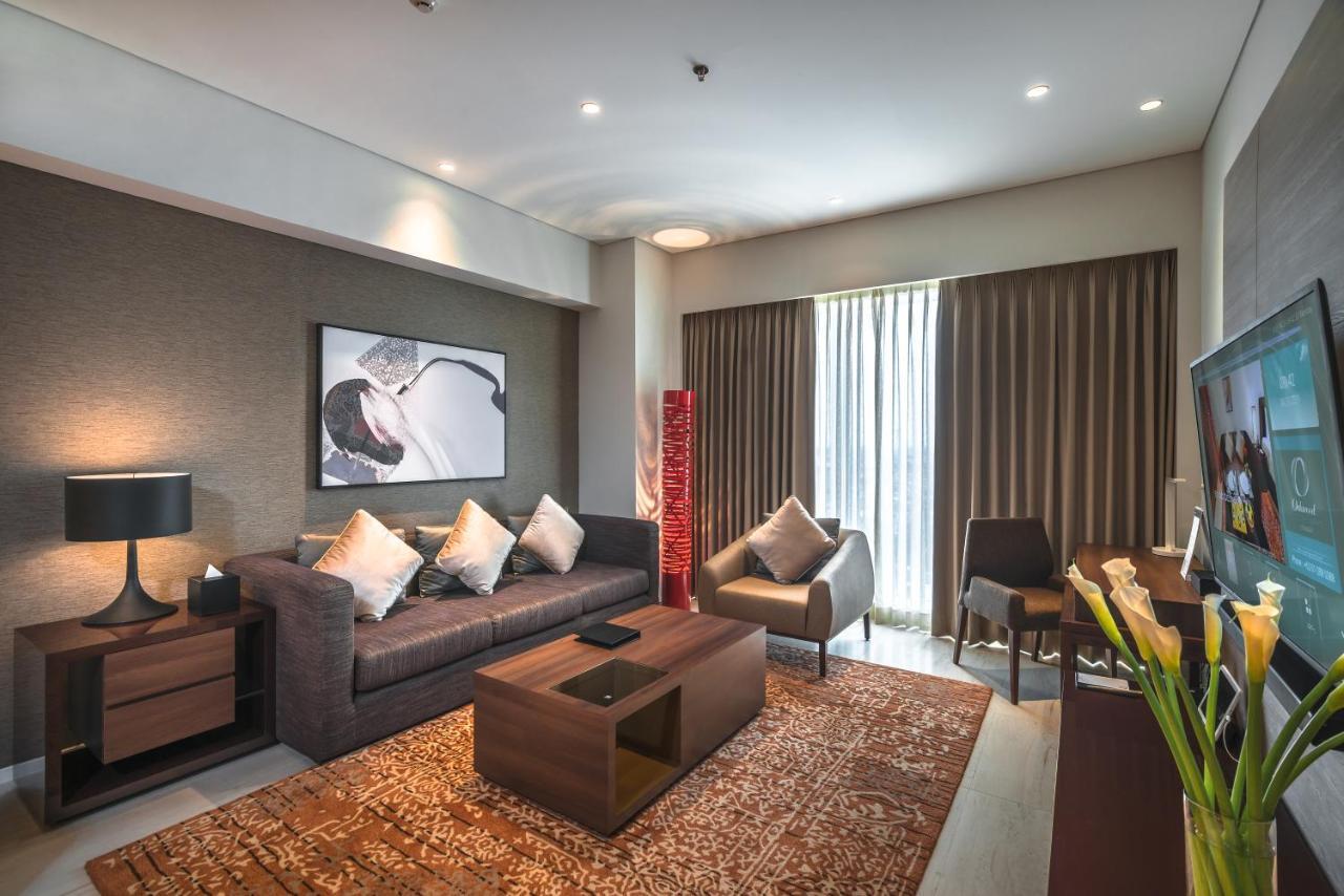 Oakwood Hotel&Residence Surabaya Exterior foto